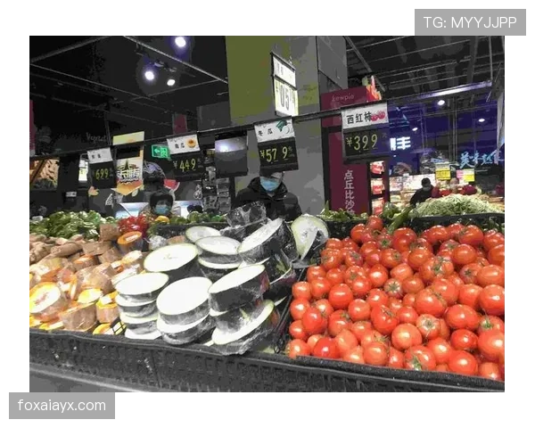 马龙训练后拎着菜篮子逛菜市场，阿姨们当场把他当自家人夸翻了