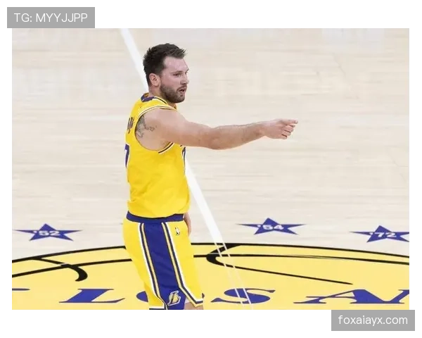 东契奇通过挡拆频繁制造空位，助攻和得分效率显著提升